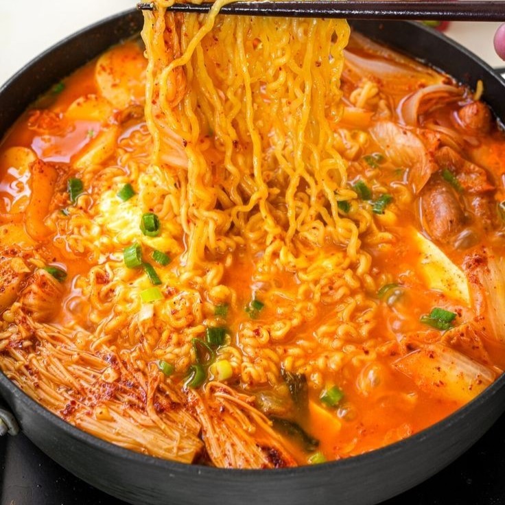 Resep Budae-jjigae: Sajian Nikmat Mie Instan Ala Korea