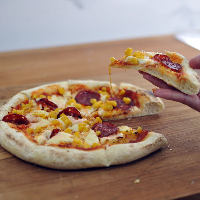Resep Homemade Pepperoni Pizza: Bikin Sendiri Pizza-mu di Rumah!